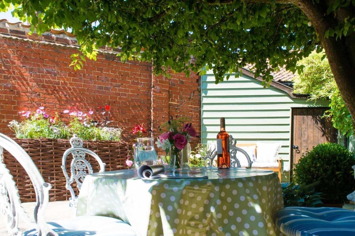 Wren Cottage, A Very Cosy Historic Coastal Cottage In A Pretty Little Village Wickham Market エクステリア 写真