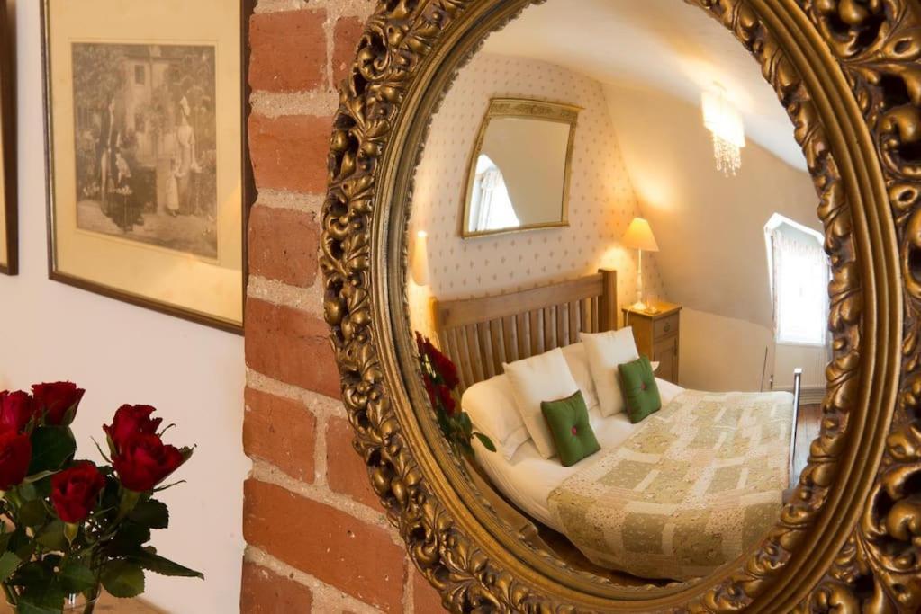 Wren Cottage, A Very Cosy Historic Coastal Cottage In A Pretty Little Village Wickham Market エクステリア 写真