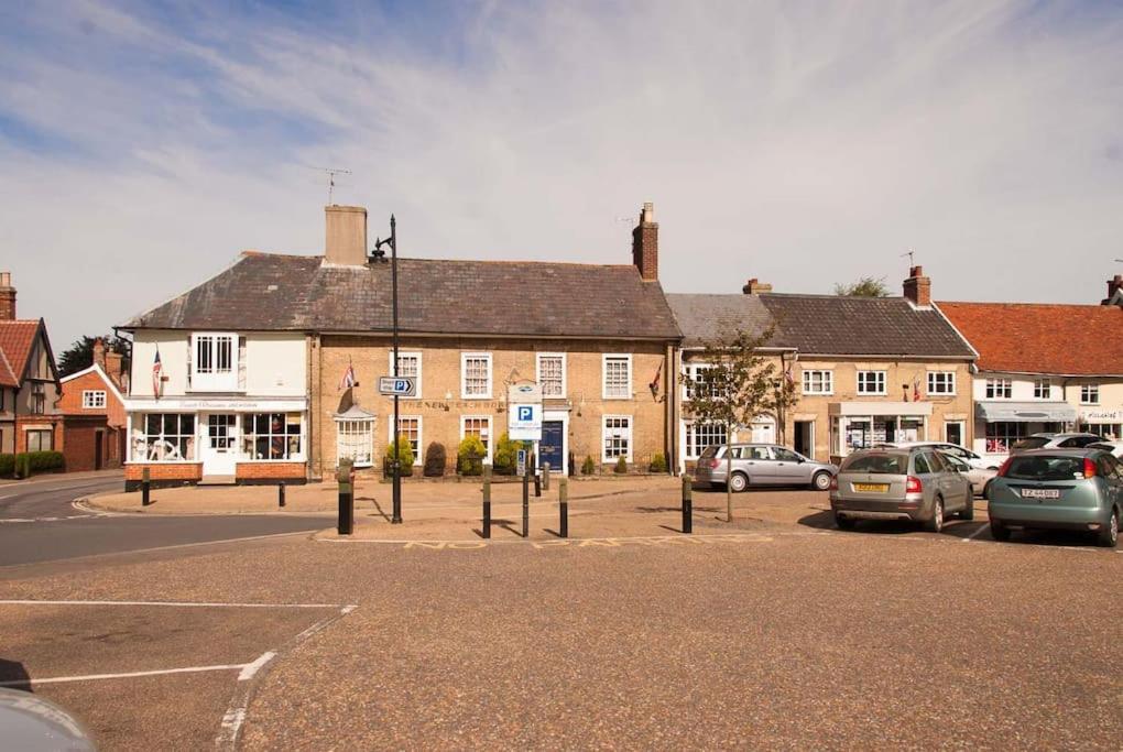 Wren Cottage, A Very Cosy Historic Coastal Cottage In A Pretty Little Village Wickham Market エクステリア 写真